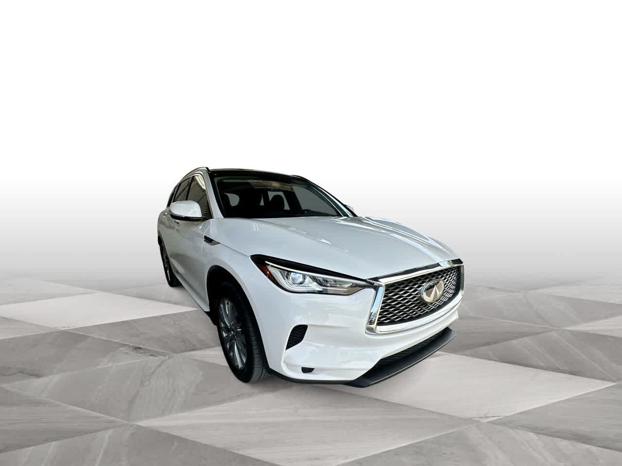 Used 2023 INFINITI QX50 Luxe FWD image 2