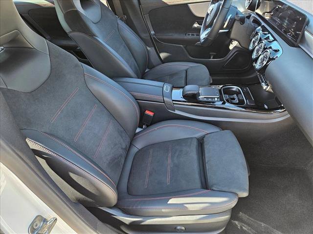 Used 2023 Mercedes-Benz CLA 250 image 18