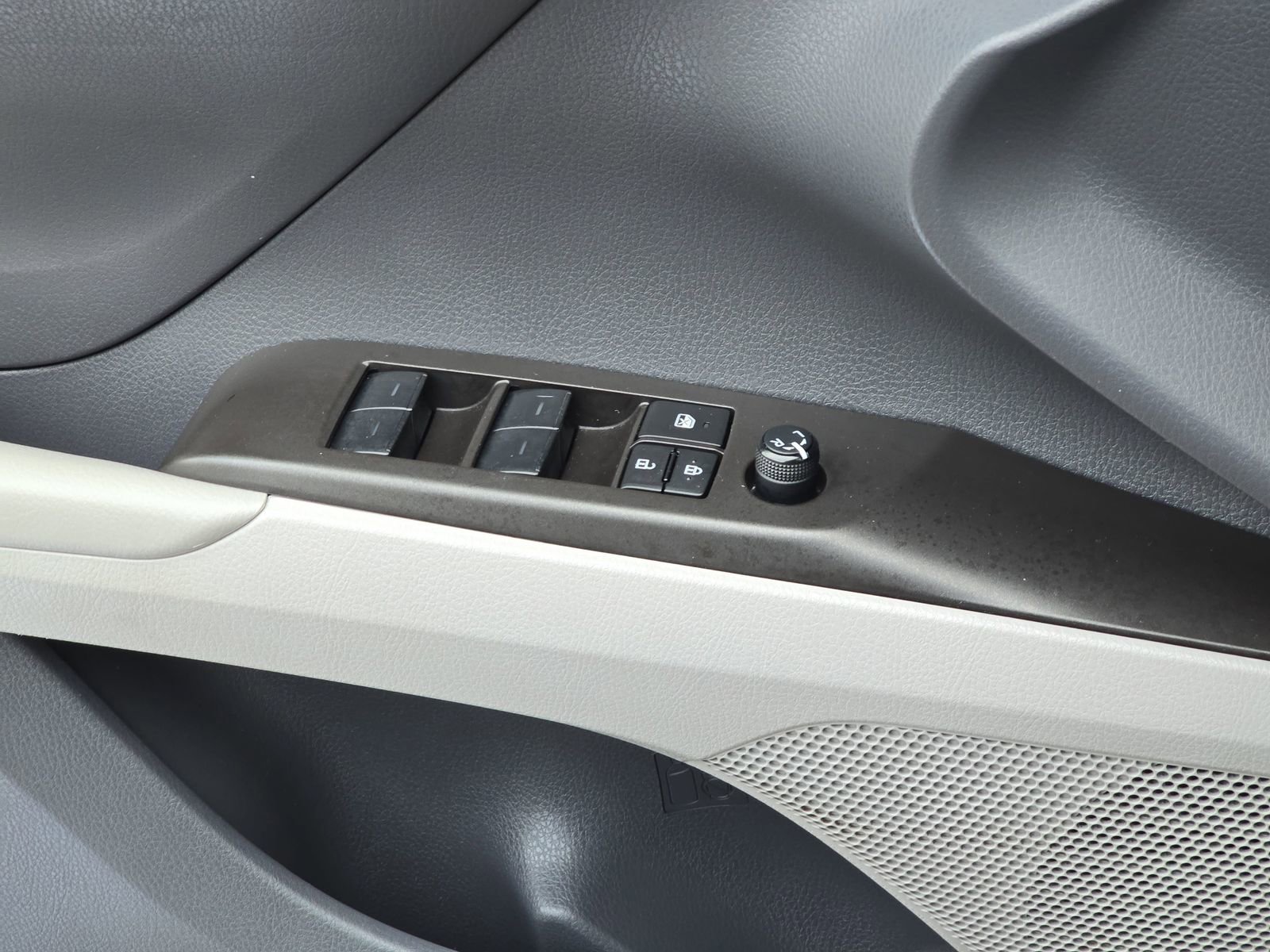 Used 2023 Toyota Camry SE image 34