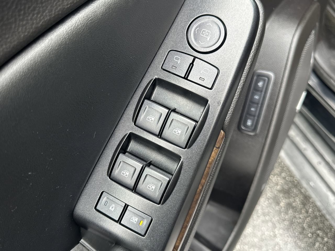 Used 2016 Chevrolet Tahoe LT image 16