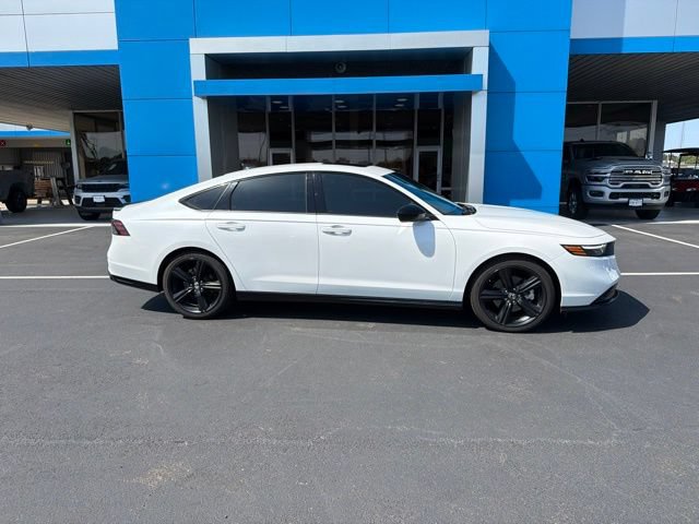 Used 2023 Honda Accord Sport image 3