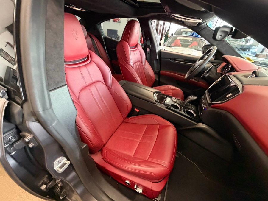 Used 2022 Maserati Ghibli Modena RWD image 41