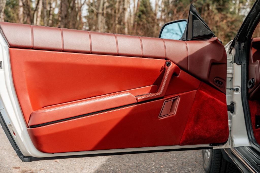 Used 1993 Cadillac Allante FWD image 28