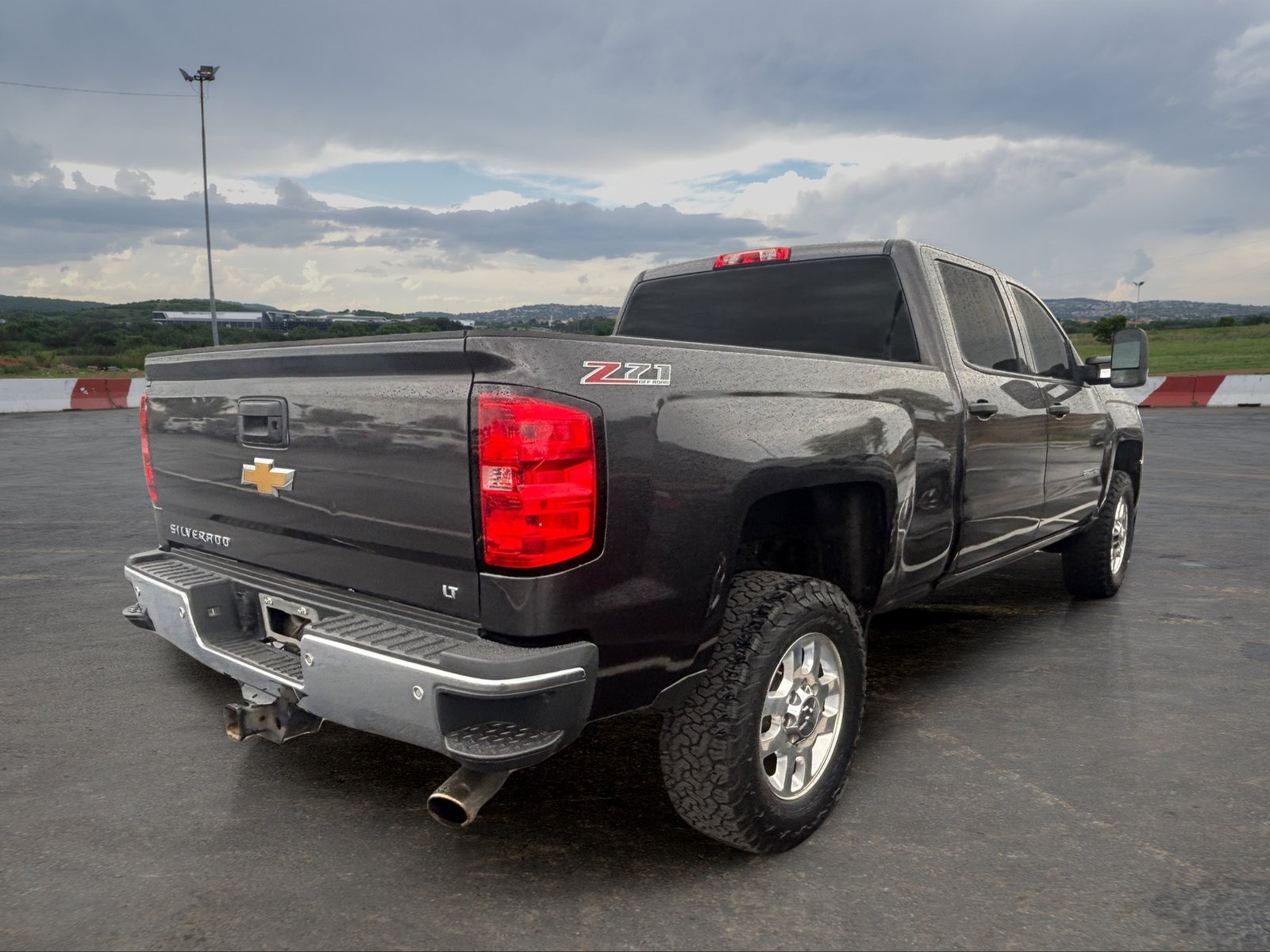 Used 2015 Chevrolet Silverado 2500 LT w/ LT Convenience Package AWD/4WD image 3