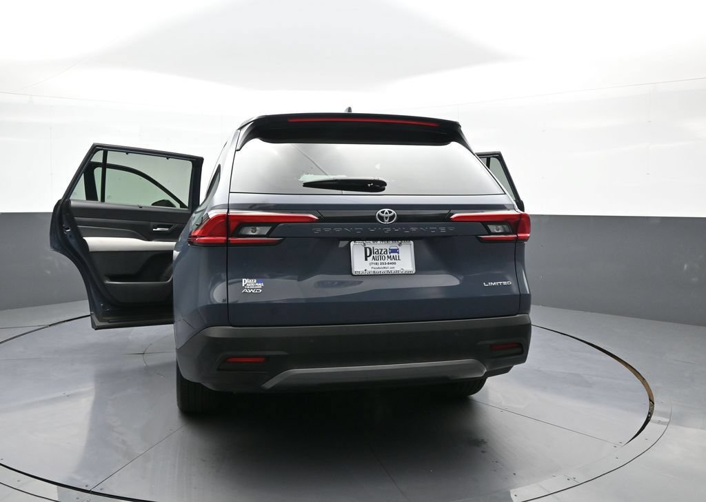 Certified 2024 Toyota Grand Highlander AWD image 48