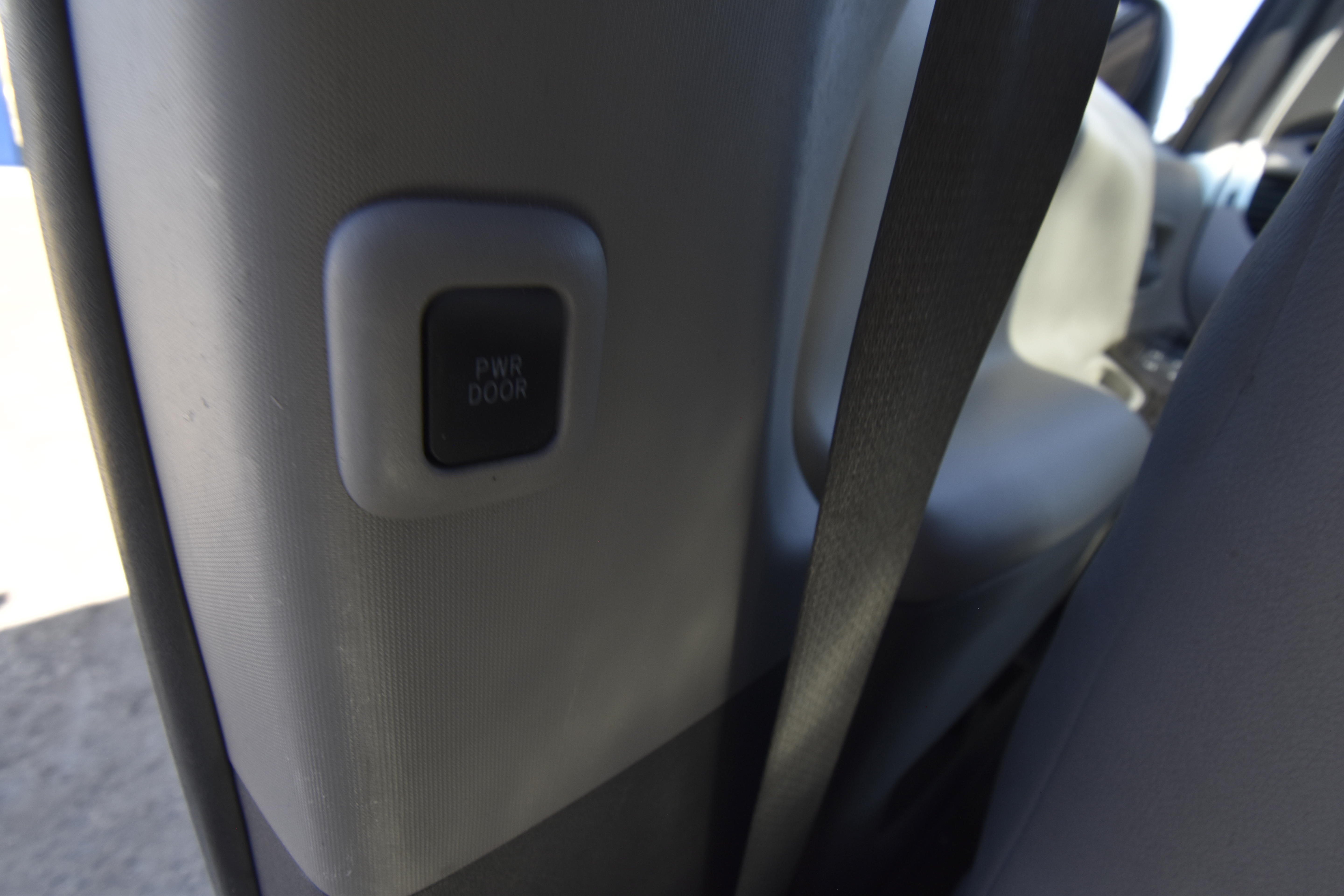 Used 2017 Toyota Sienna XLE FWD image 20