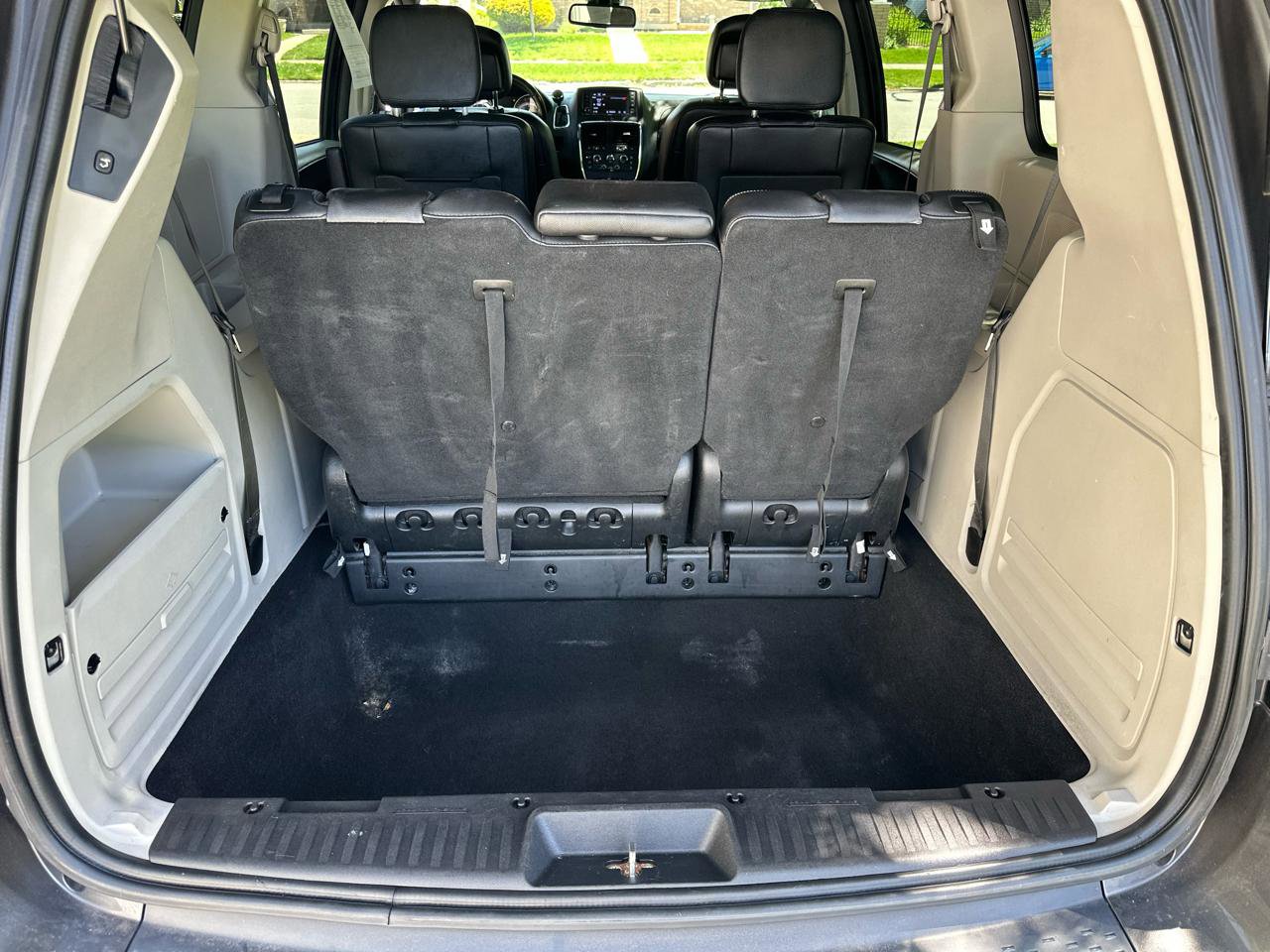 Used 2019 Dodge Grand Caravan SXT FWD image 31