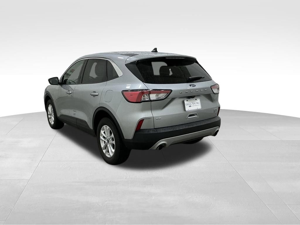 Used 2022 Ford Escape SE image 3