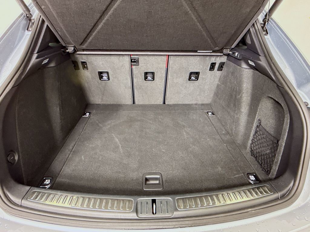 Certified 2025 Porsche Macan image 30