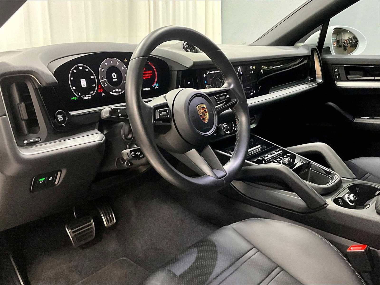 Used 2024 Porsche Cayenne S image 7