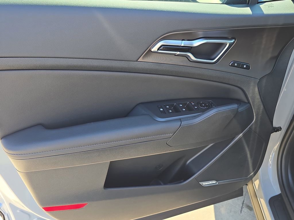 New 2026 Kia Sportage SX image 18