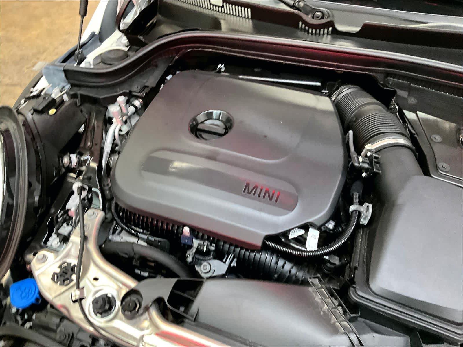 Used 2025 MINI Cooper 2-Door Hardtop FWD image 35