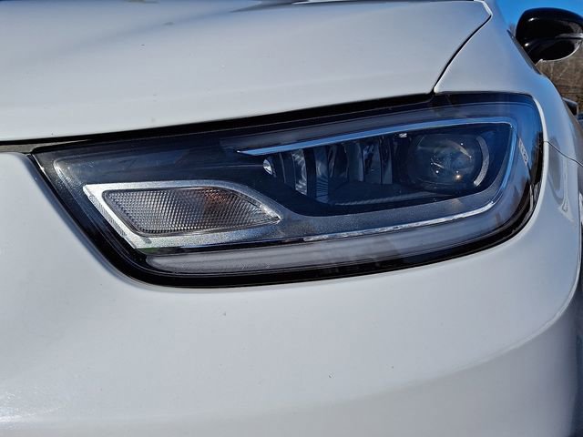 Used 2024 Chrysler Pacifica Touring-L image 8