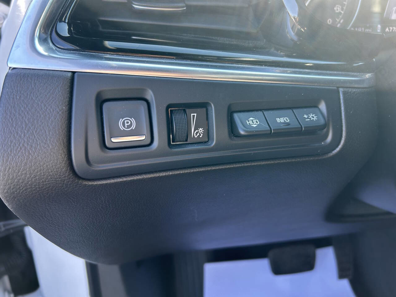 Used 2022 Cadillac XT6 Premium Luxury w/ Technology Package image 19