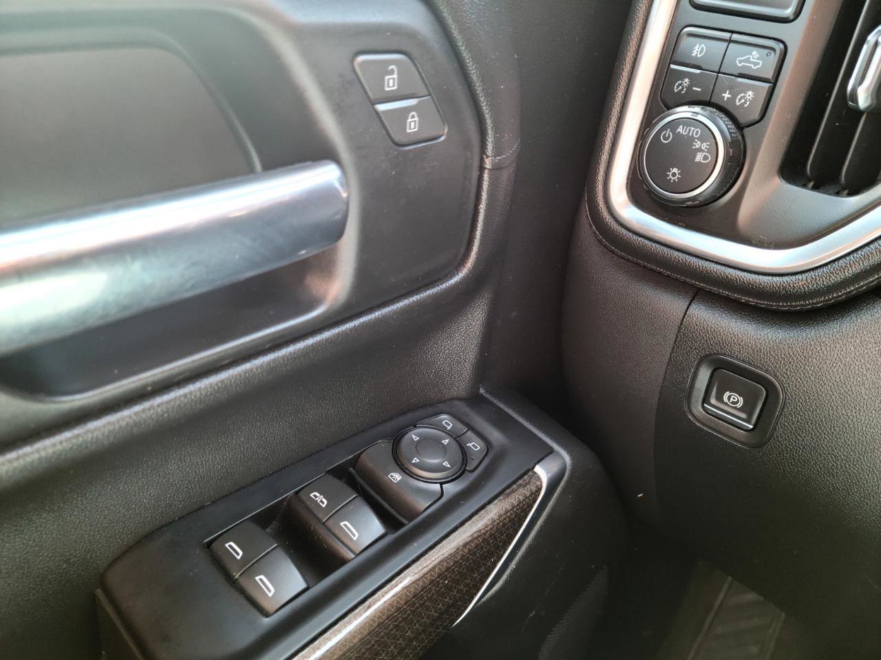 Used 2020 Chevrolet Silverado 1500 RST w/ RST Value Package RWD image 13