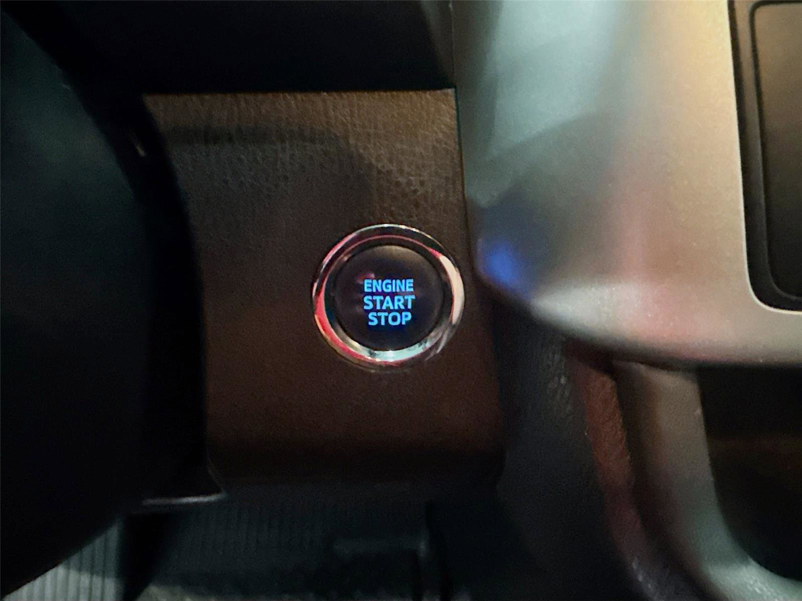 Used 2019 Toyota Highlander XLE image 12