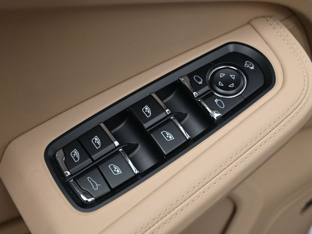 New 2026 Porsche Macan Turbo image 19