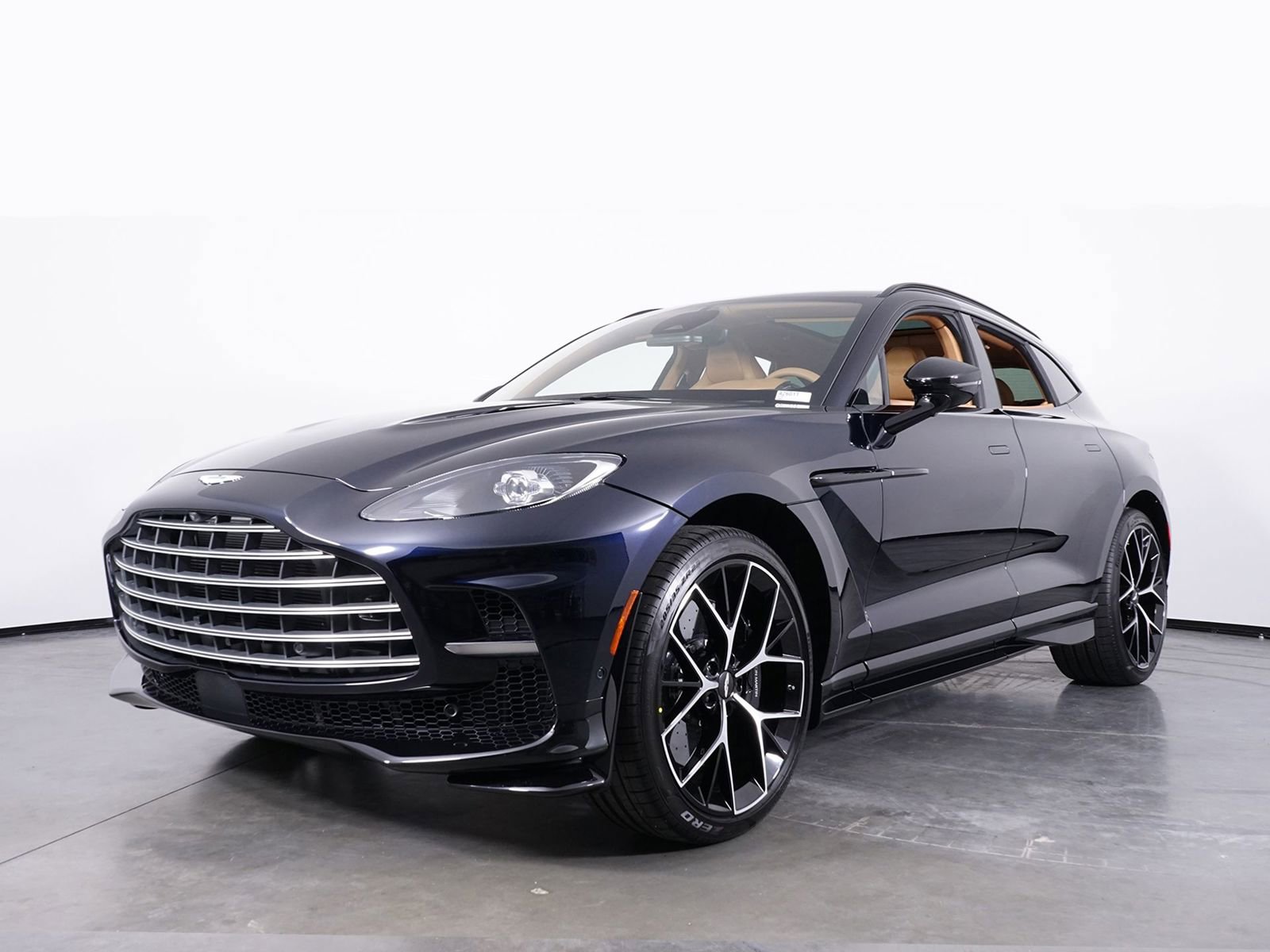 New 2026 Aston Martin DBX 707 image 30