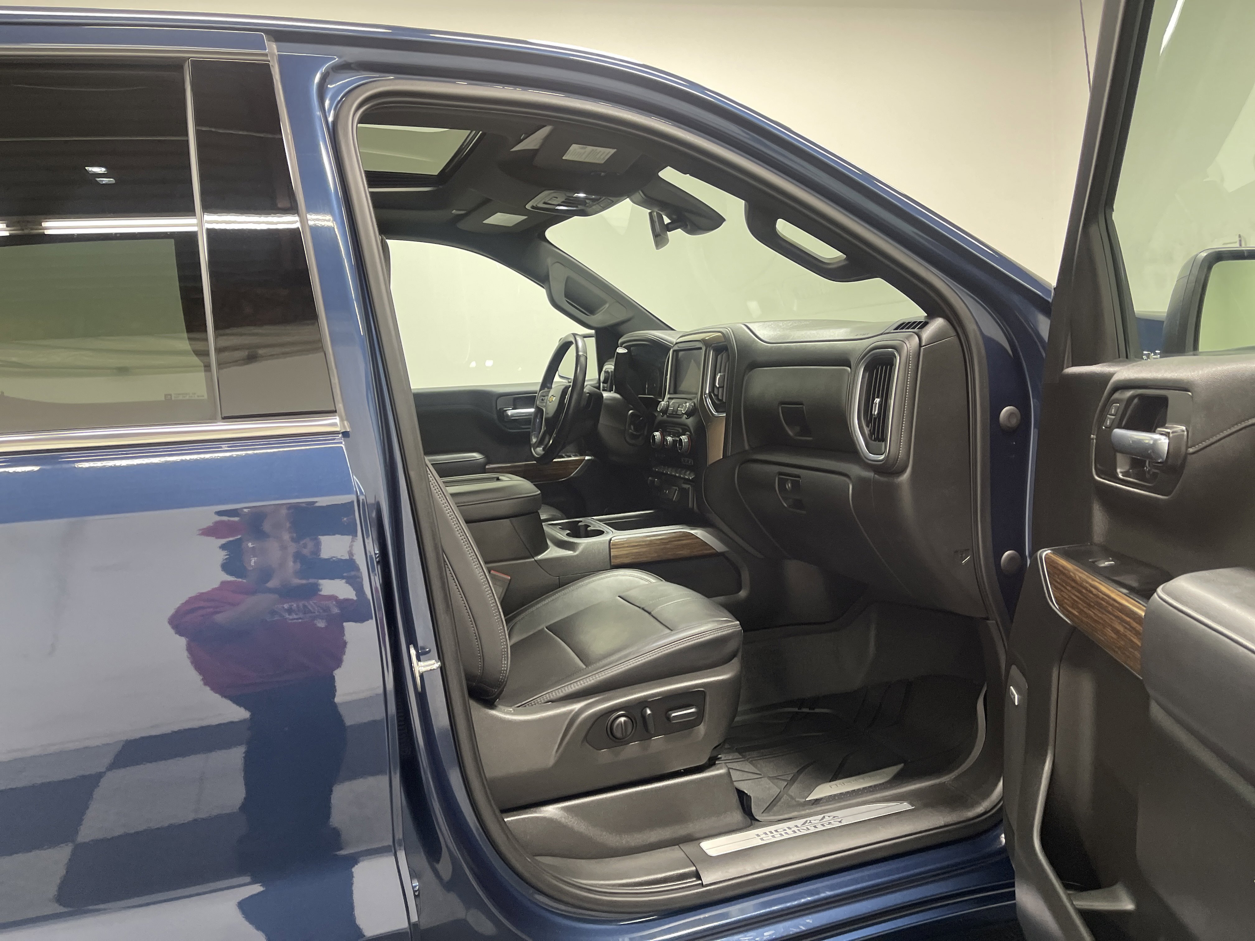 Used 2022 Chevrolet Silverado 1500 High Country image 25