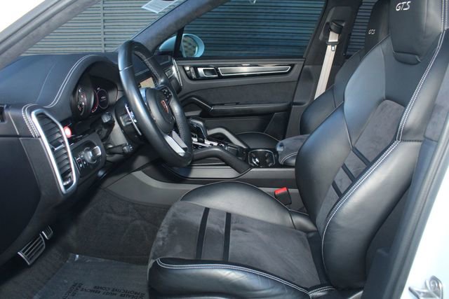 Certified 2023 Porsche Cayenne GTS image 5
