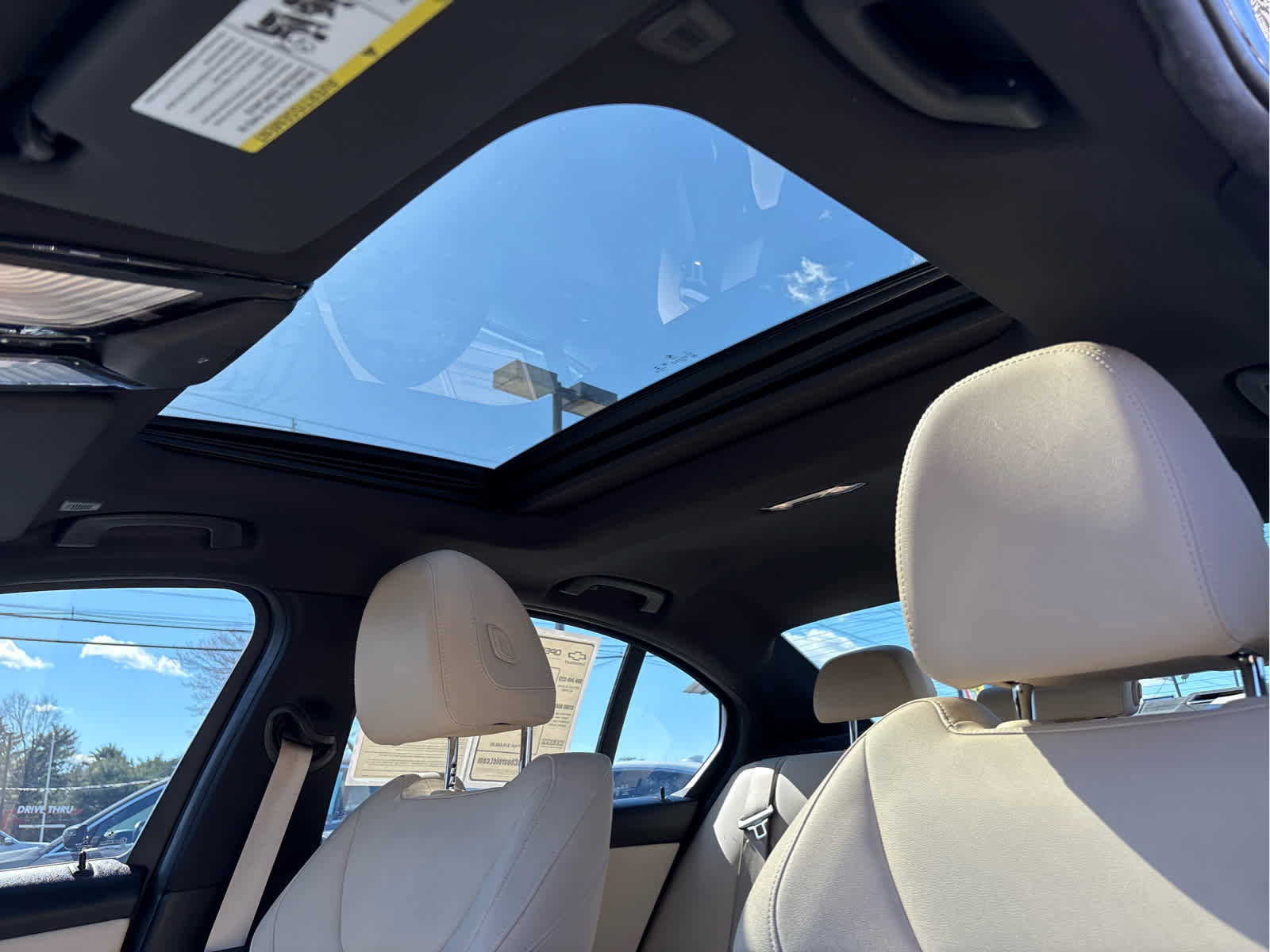 Used 2019 BMW 330i xDrive Sedan w/ Driving Assistance Package image 16