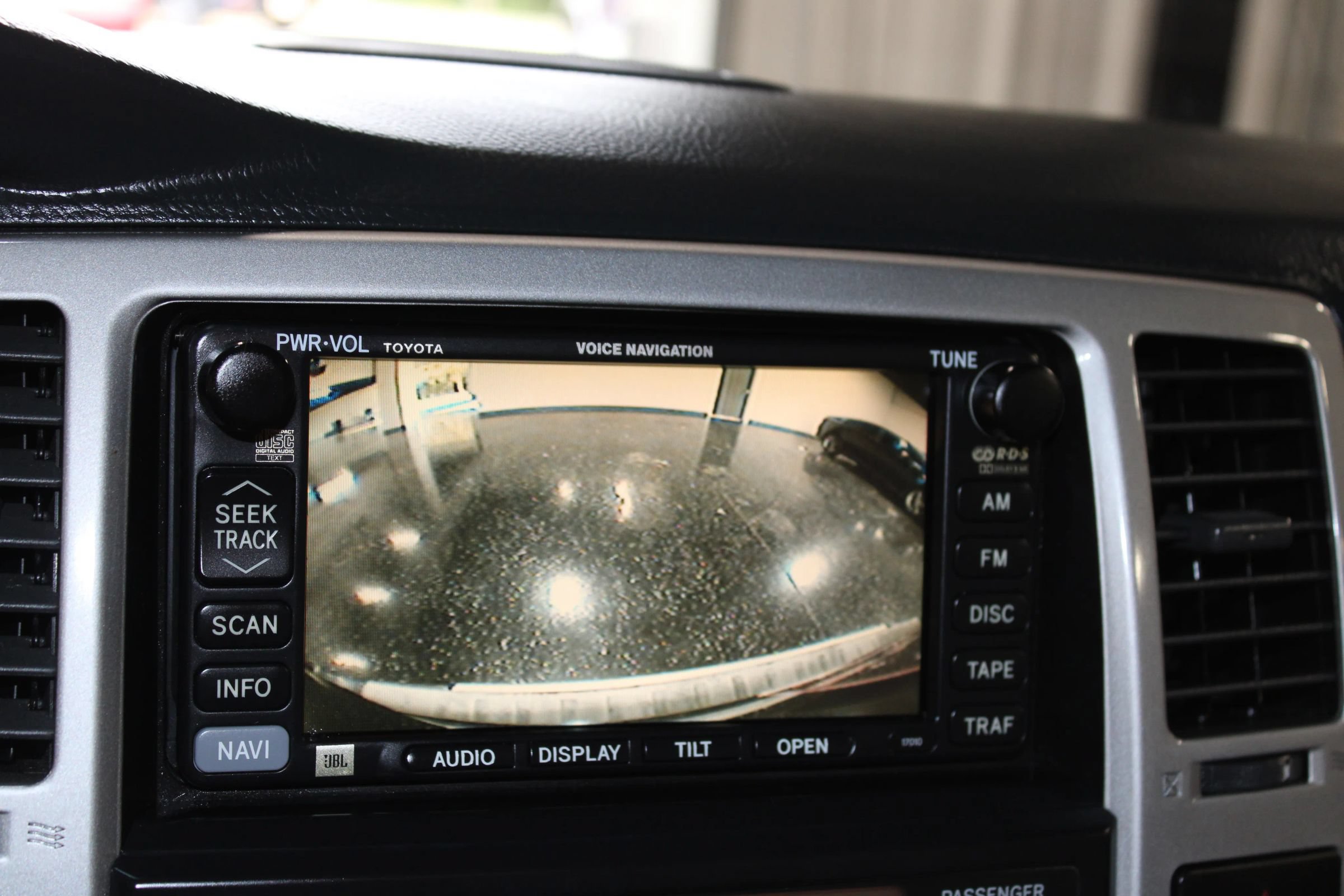 Used 2004 Toyota 4Runner Limited w/ Preferred Accessory Pkg RWD image 14