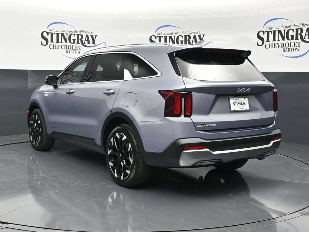 Used 2025 Kia Sorento EX FWD image 6