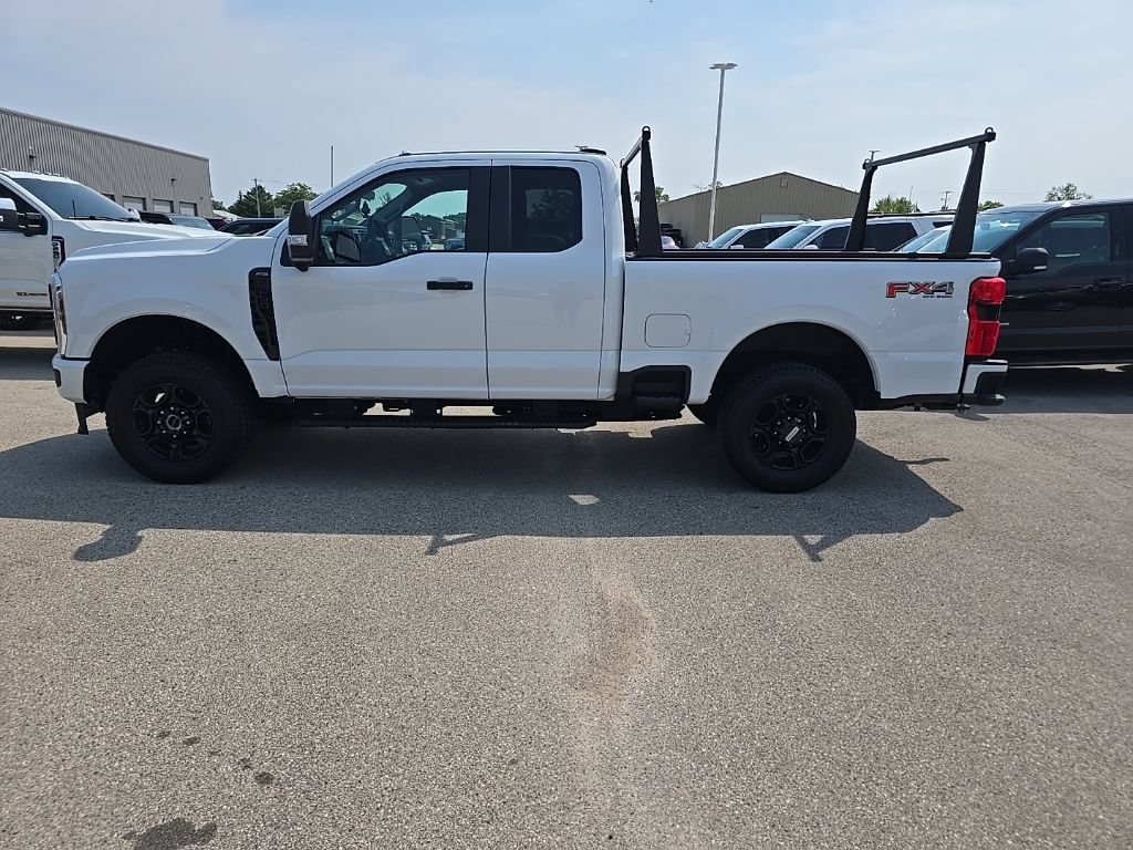 Used 2024 Ford F250 XL w/ STX Appearance Package AWD/4WD image 3