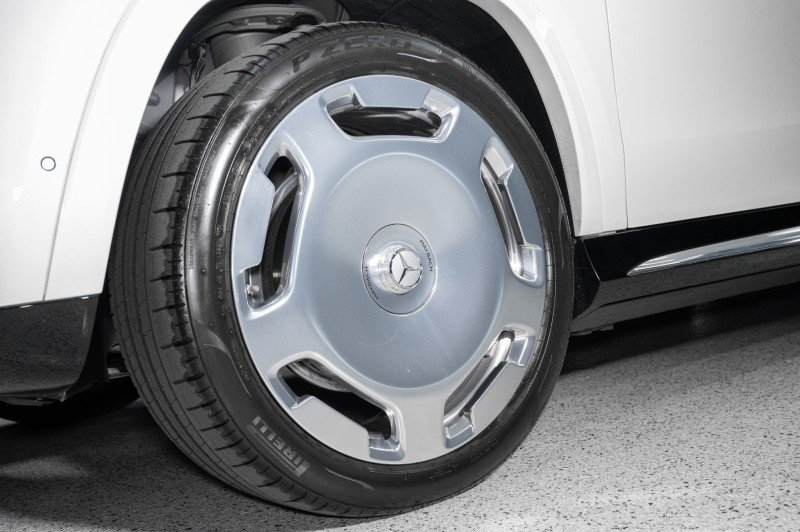 Certified 2024 Mercedes-Benz Maybach GLS 600 4MATIC image 8