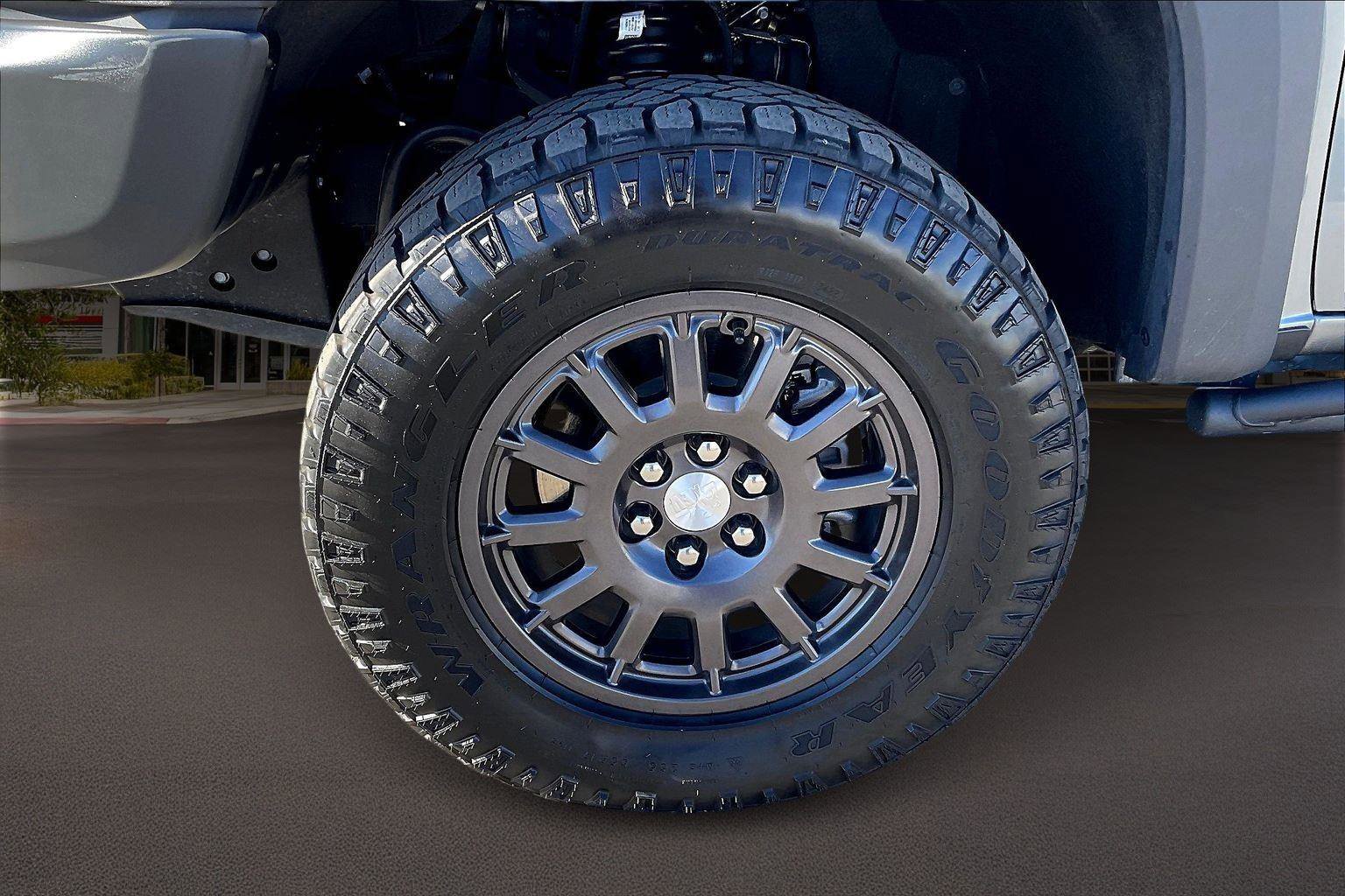 Used 2022 Chevrolet Colorado ZR2 w/ Colorado ZR2 Bison Edition image 9