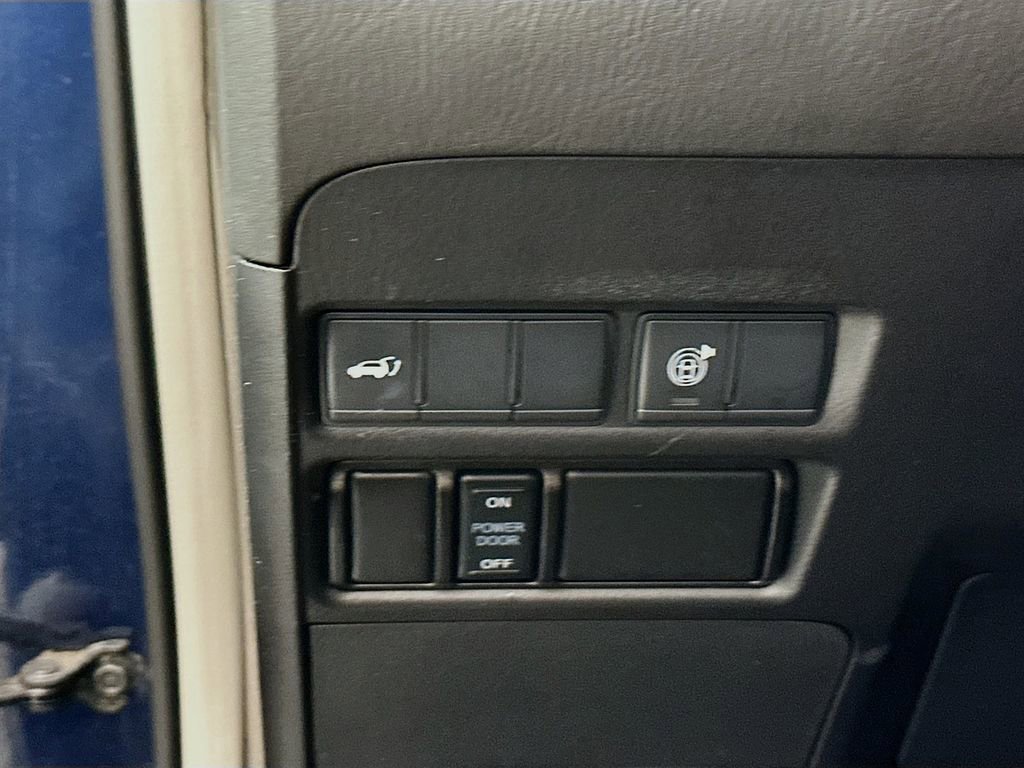 Used 2021 Nissan Armada SL w/ Captain's Chairs Package image 10