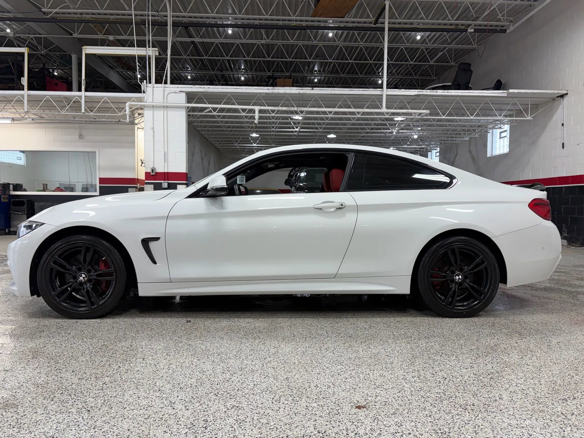 Used 2019 BMW 430i xDrive Coupe w/ M Sport Package image 9
