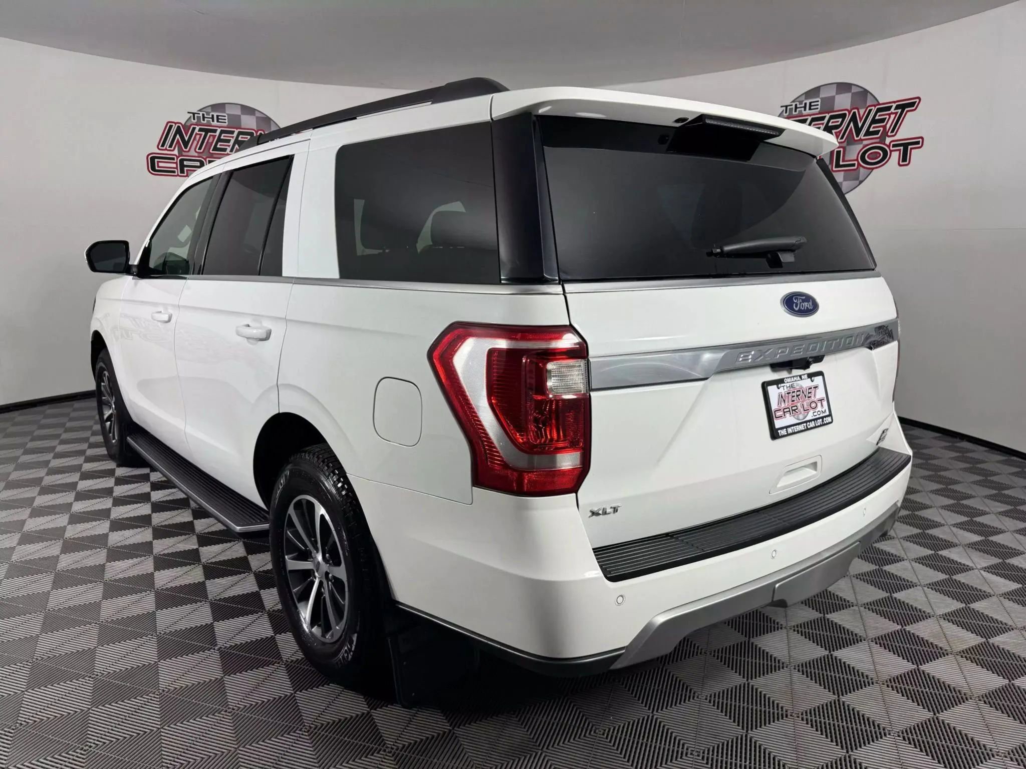 Used 2021 Ford Expedition XLT w/ Equipment Group 202A image 5