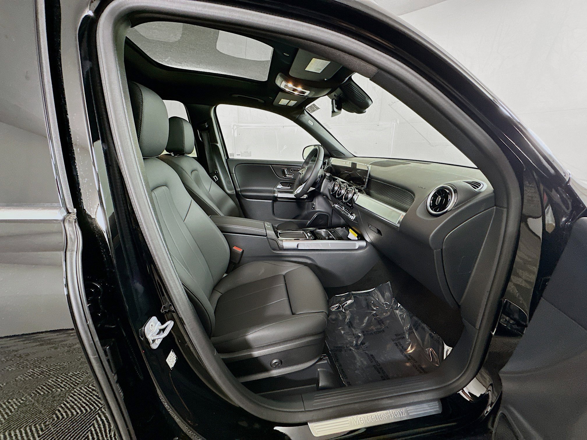 New 2026 Mercedes-Benz GLB 250 4MATIC image 28