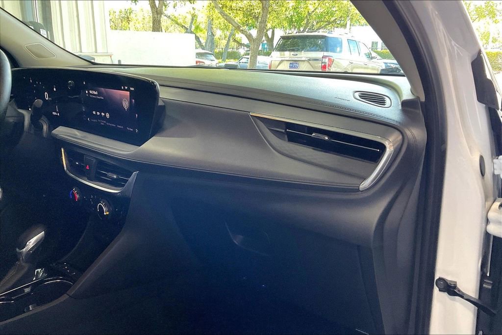 Used 2024 Buick Encore GX Sport Touring image 22
