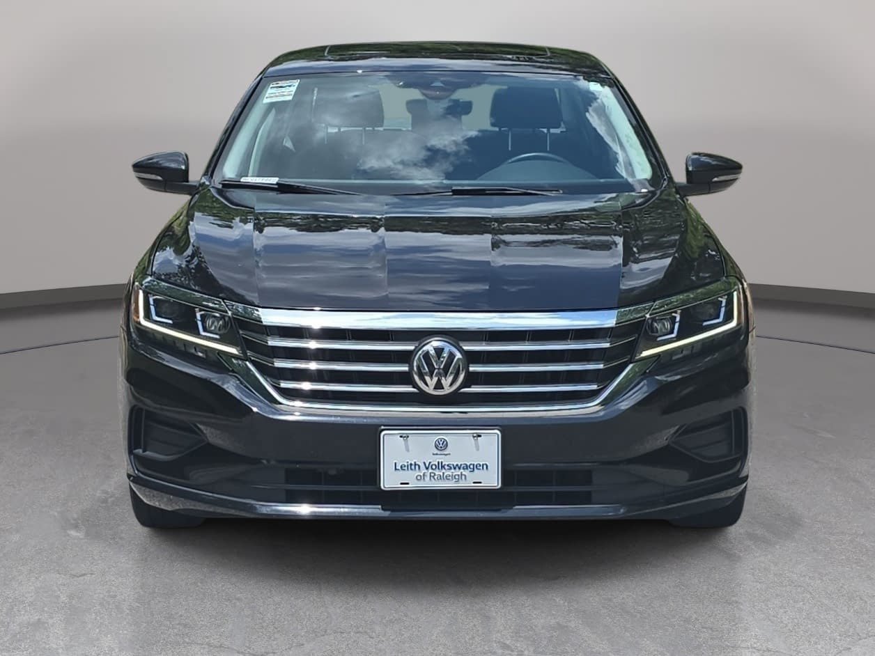 Used 2021 Volkswagen Passat 2.0T SE FWD image 2