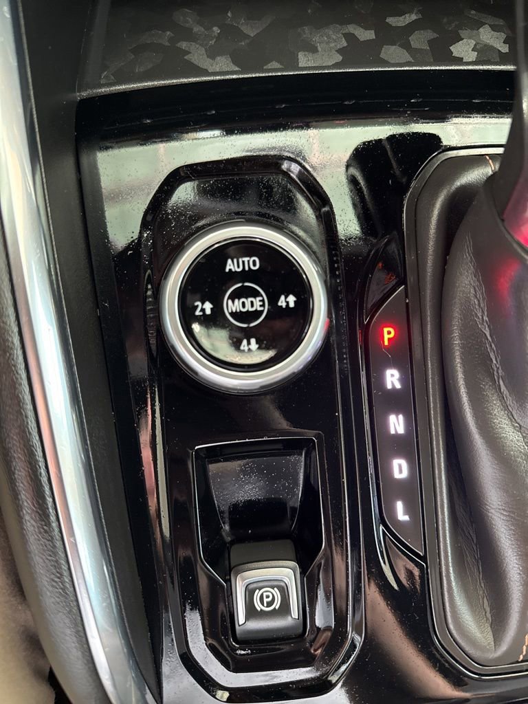 Used 2025 GMC Canyon AT4 image 25