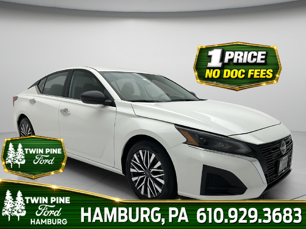 Used 2025 Nissan Altima 2.5 SV FWD image 1