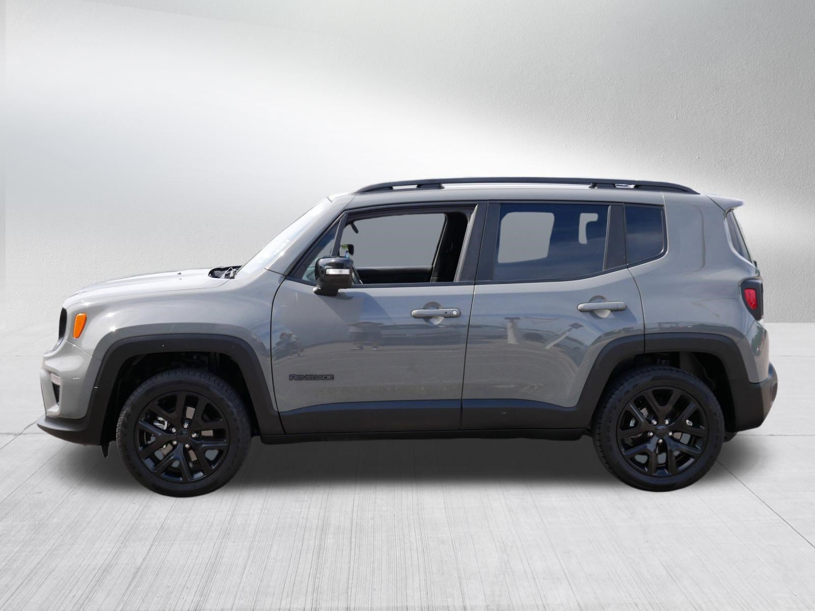 Used 2022 Jeep Renegade Altitude w/ Convenience Group AWD/4WD image 4