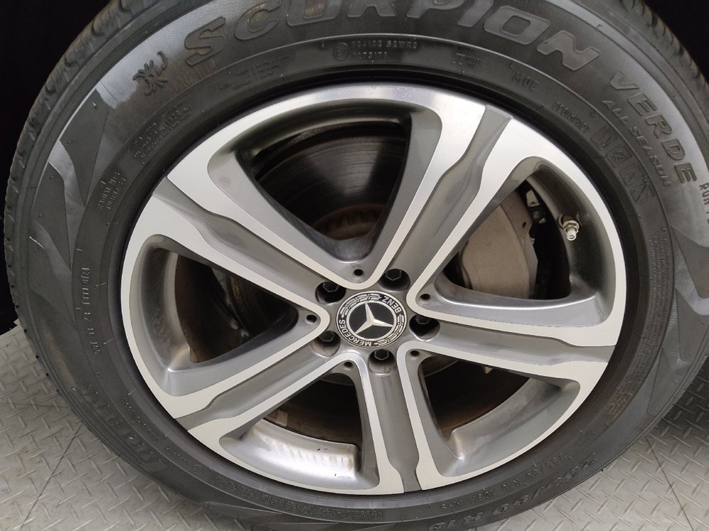Used 2019 Mercedes-Benz GLC 300 4MATIC image 31