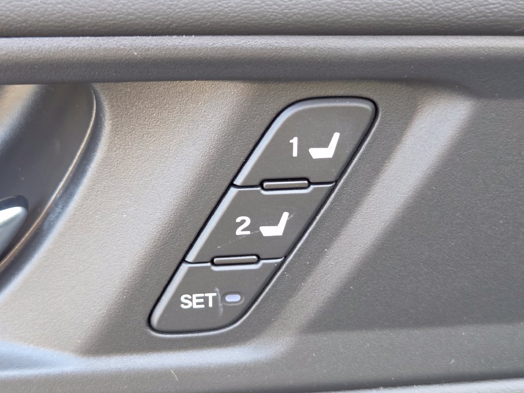 Used 2024 Honda Accord EX-L image 10