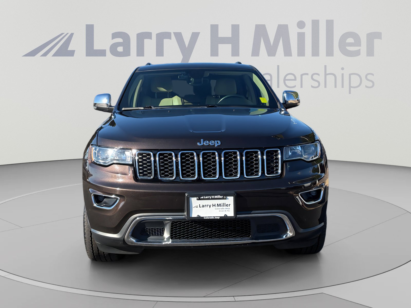 Used 2017 Jeep Grand Cherokee Limited AWD/4WD image 8