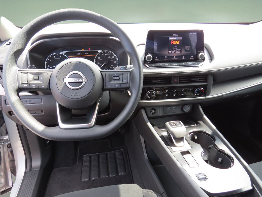 Used 2024 Nissan Rogue S FWD image 17