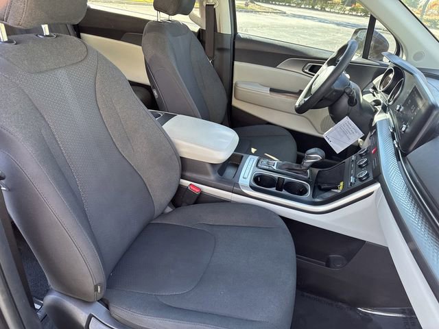 Certified 2023 Kia Carnival LX image 18