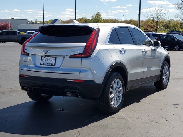 Used 2019 Cadillac XT4 Luxury w/ Cold Weather Package AWD/4WD image 3