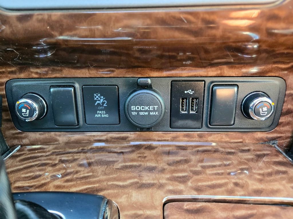 Used 2019 Nissan Armada Platinum w/ Captain's Chairs Package image 36