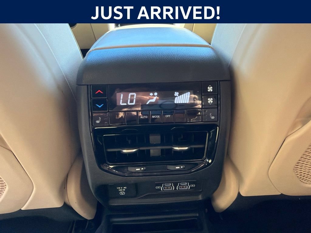 Used 2021 Jeep Grand Cherokee L Limited AWD/4WD image 11