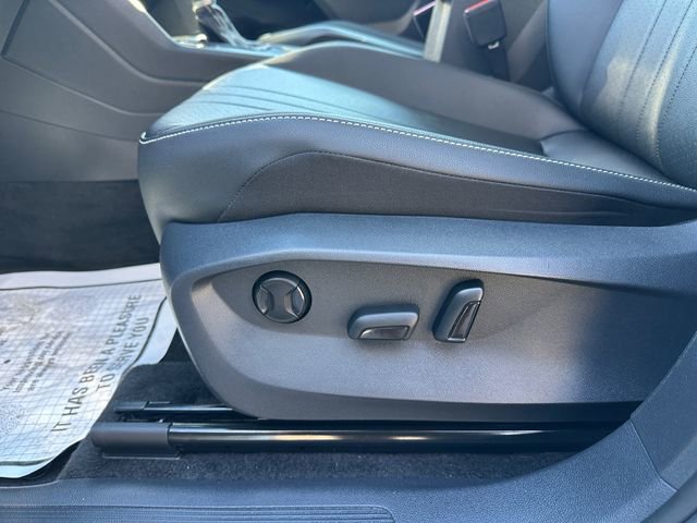 Used 2023 Volkswagen Tiguan SE w/ Panoramic Sunroof Package image 21