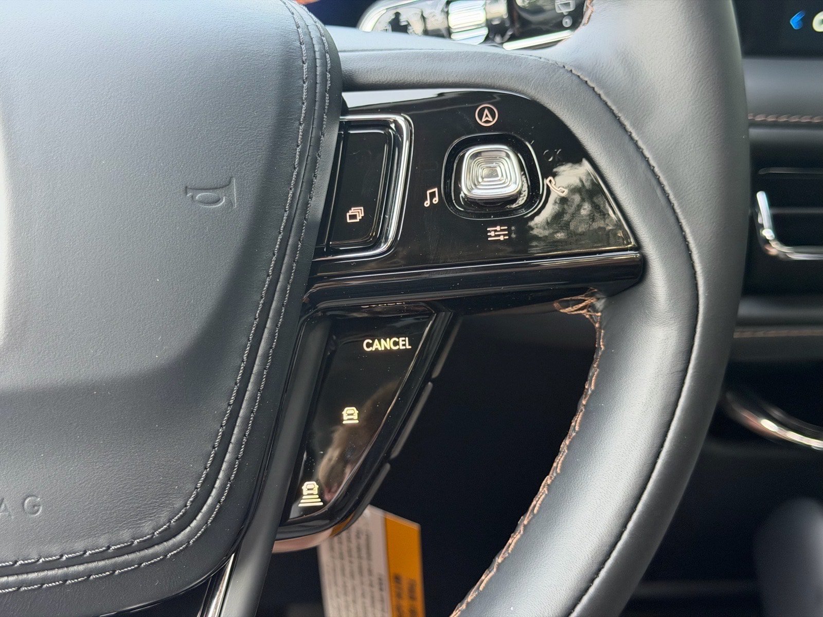 New 2026 Lincoln Aviator AWD image 30
