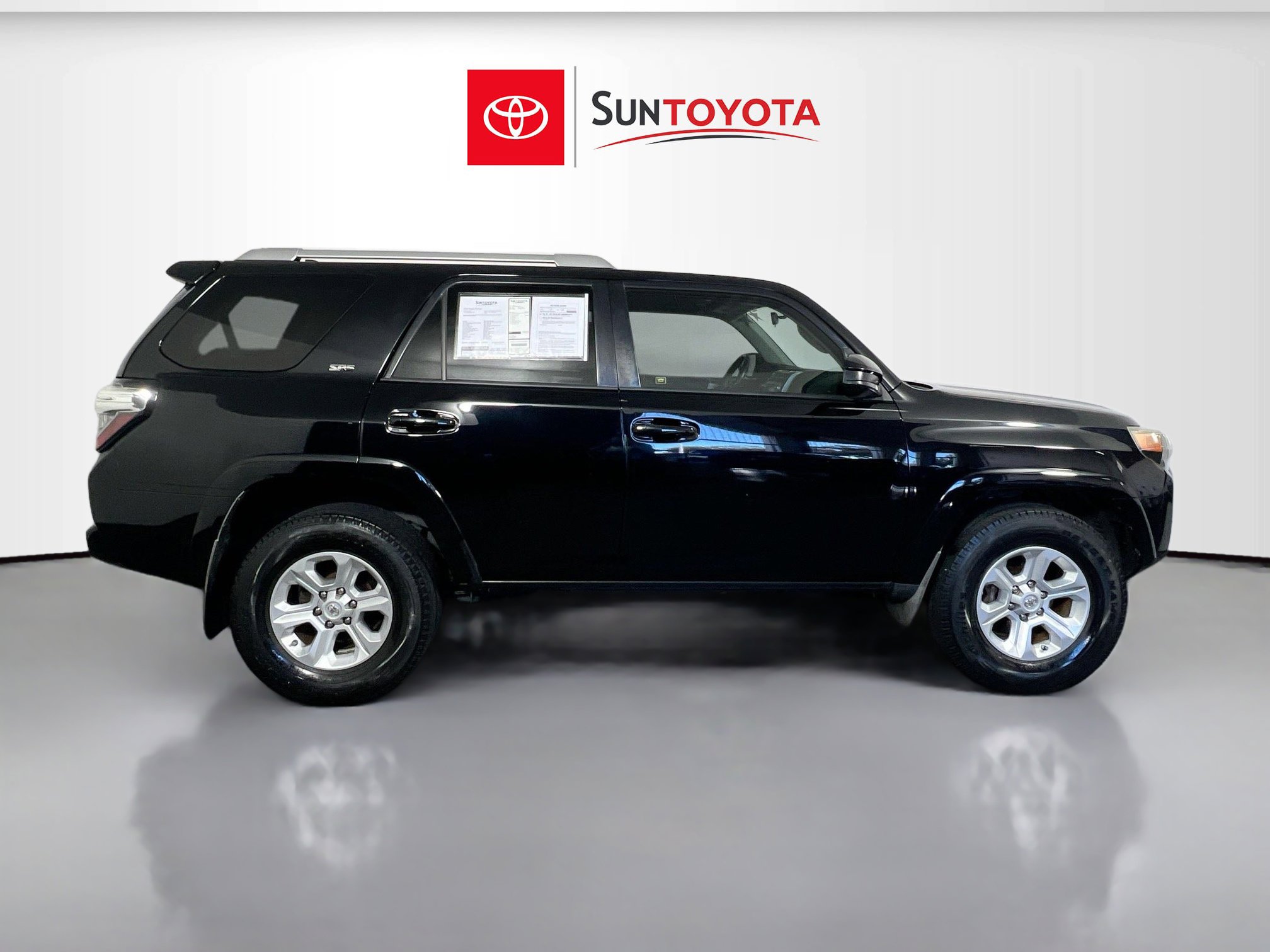 Used 2016 Toyota 4Runner SR5 image 2